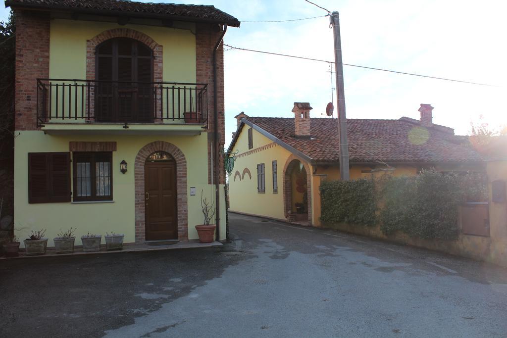 Tra... Monti E Vigne Bed and Breakfast La Morra Buitenkant foto