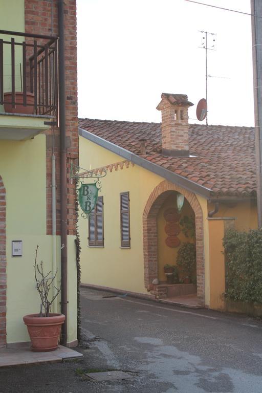 Tra... Monti E Vigne Bed and Breakfast La Morra Buitenkant foto