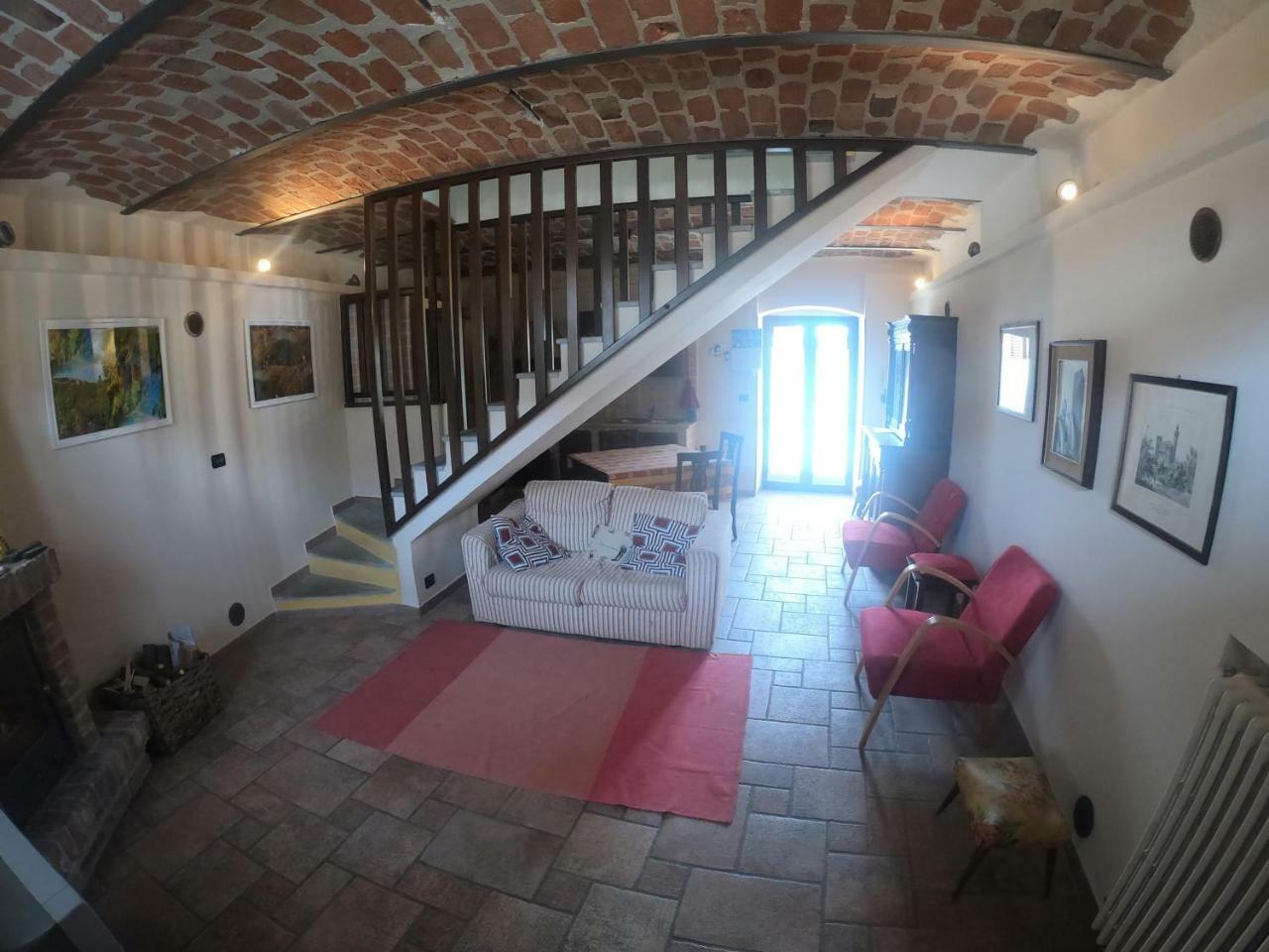 Tra... Monti E Vigne Bed and Breakfast La Morra Buitenkant foto