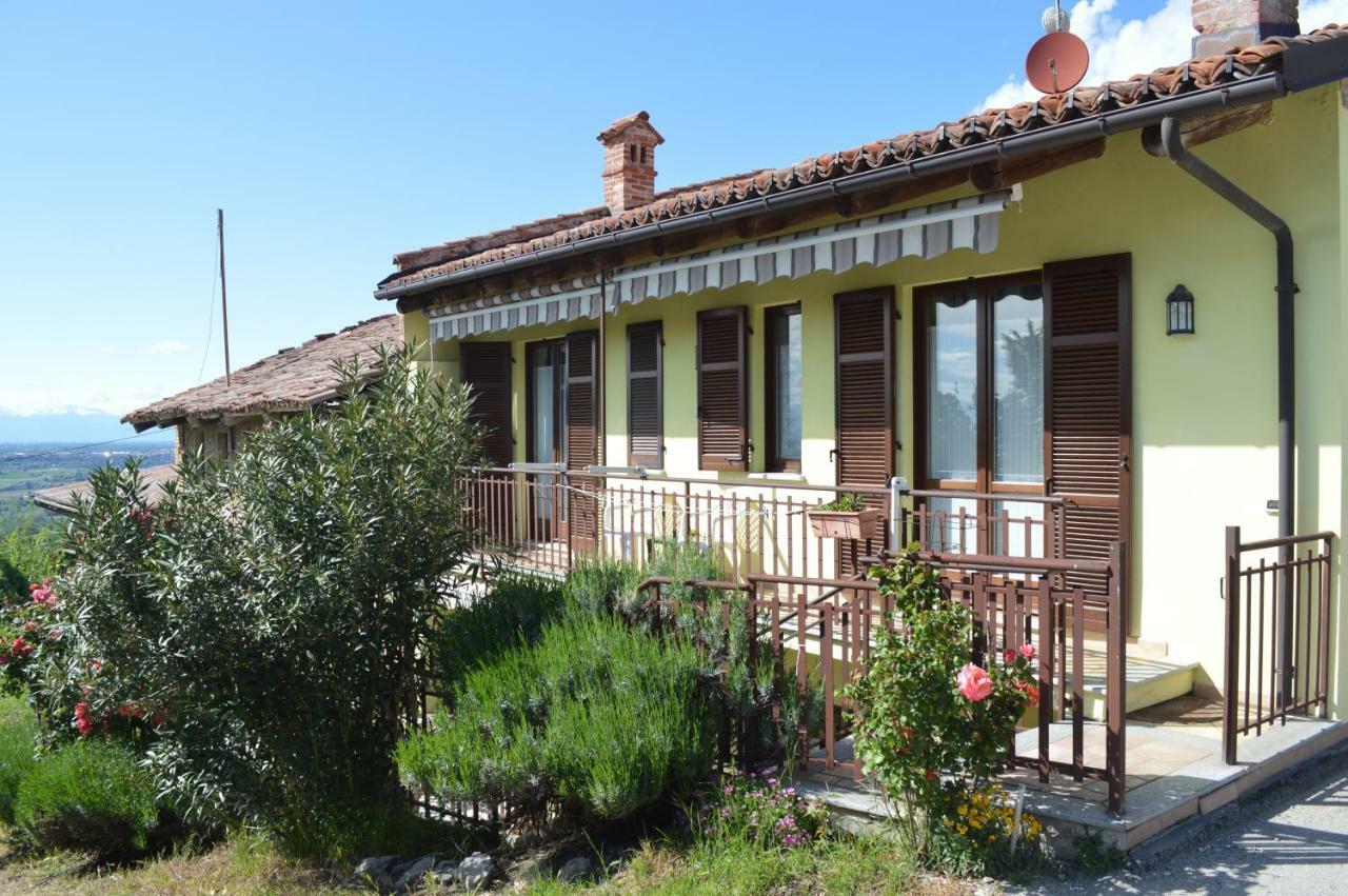 Tra... Monti E Vigne Bed and Breakfast La Morra Buitenkant foto