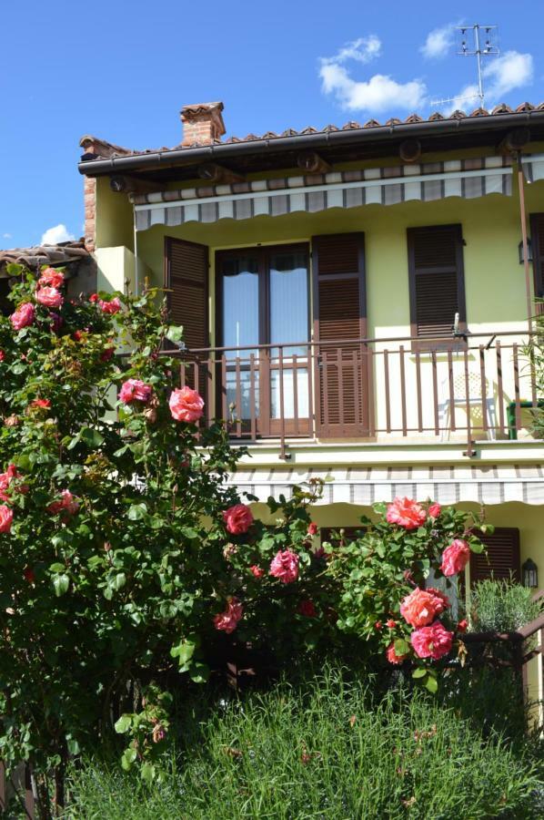 Tra... Monti E Vigne Bed and Breakfast La Morra Buitenkant foto