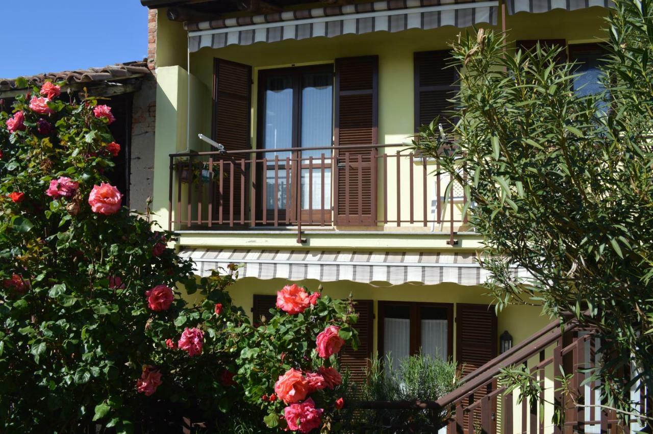 Tra... Monti E Vigne Bed and Breakfast La Morra Buitenkant foto