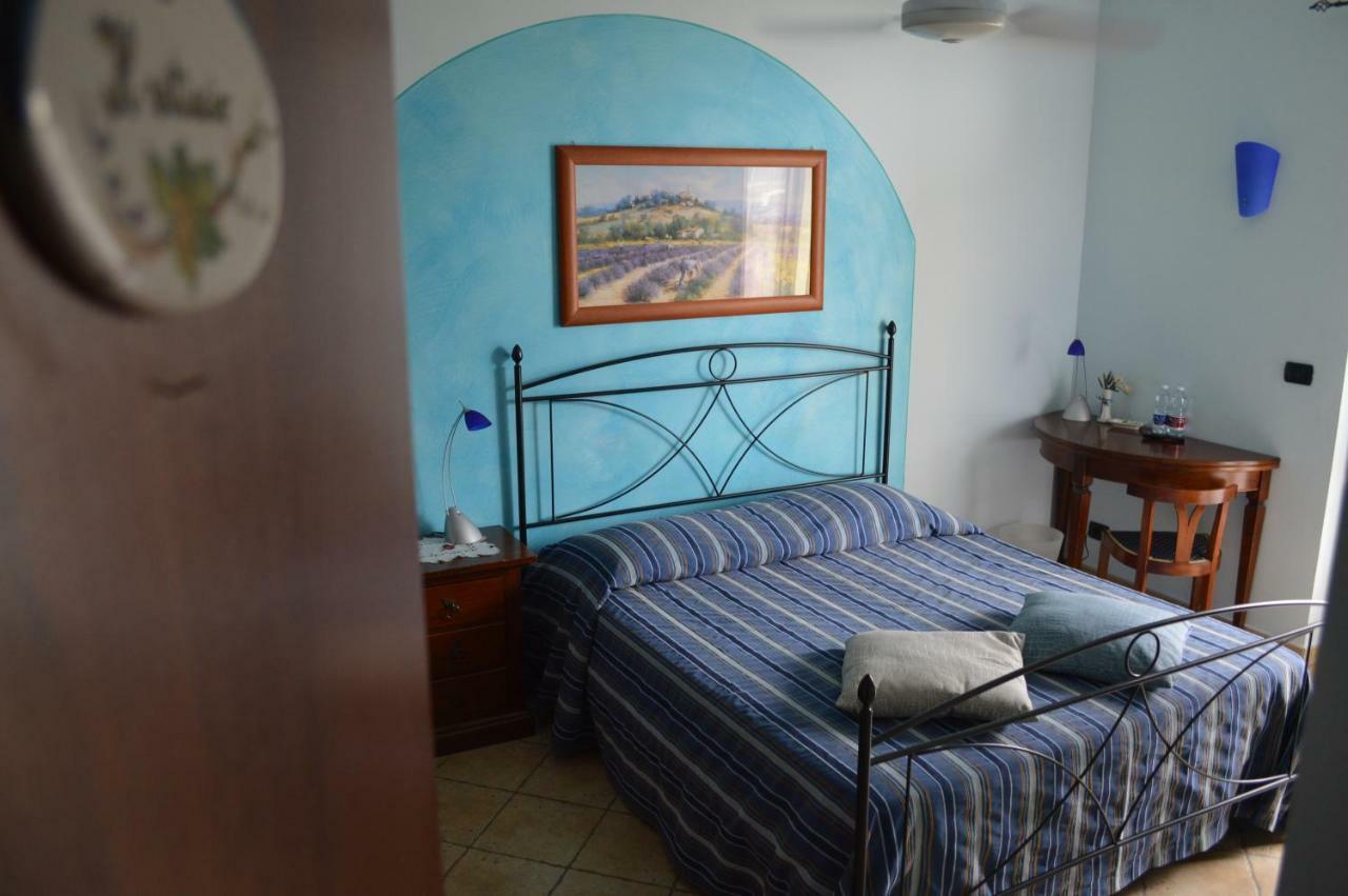 Tra... Monti E Vigne Bed and Breakfast La Morra Buitenkant foto